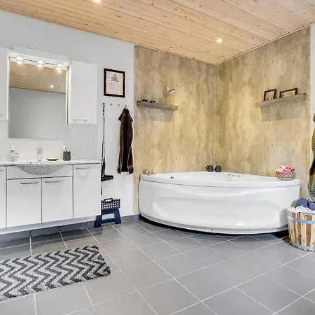Vakantiehuis 3 Bedroom Beautiful In