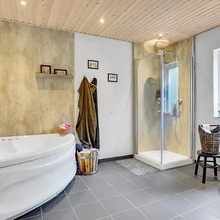 3 Bedroom Beautiful In Vakantiehuis *