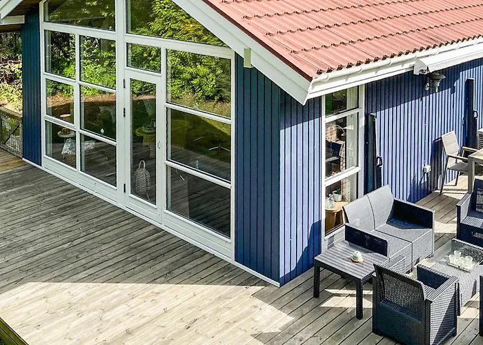 3 Bedroom Beautiful In Ferienhaus